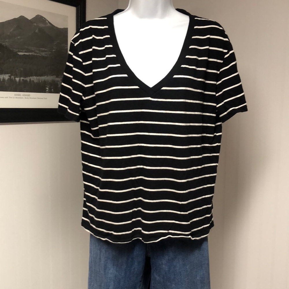Women’s BP. Black White V-Neck Pullover Short Sleeve Striped T-Shirt Size L